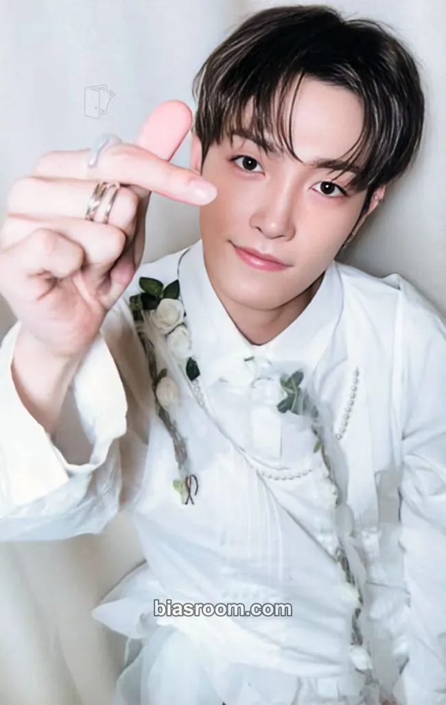 Hongjoong GOLDEN HOUR : Part.2 Photocard - ATEEZ - ATEEZ K-pop photocard