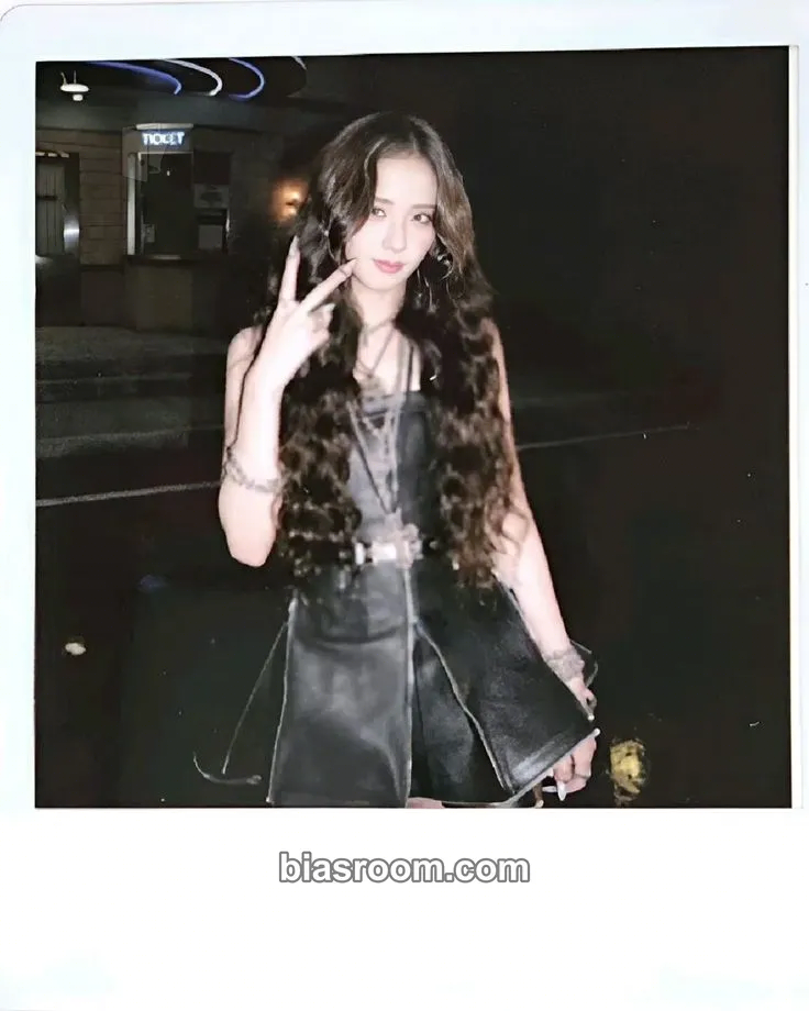 Jisoo AMORTAGE (Jisoo solo) Photocard - BLACKPINK - BLACKPINK K-pop photocard