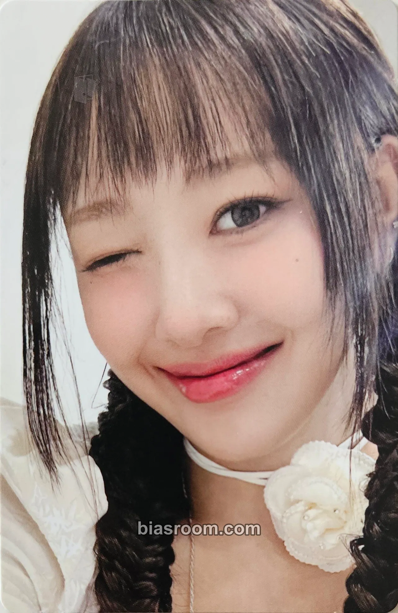 Yves LOOP Photocard - Yves - Yves K-pop photocard