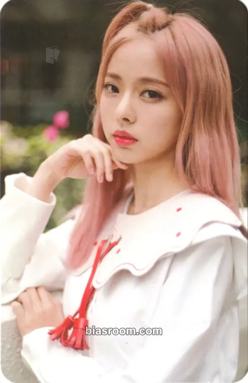 ViVi Love&Live Photocard - LOONA - LOONA K-pop photocard