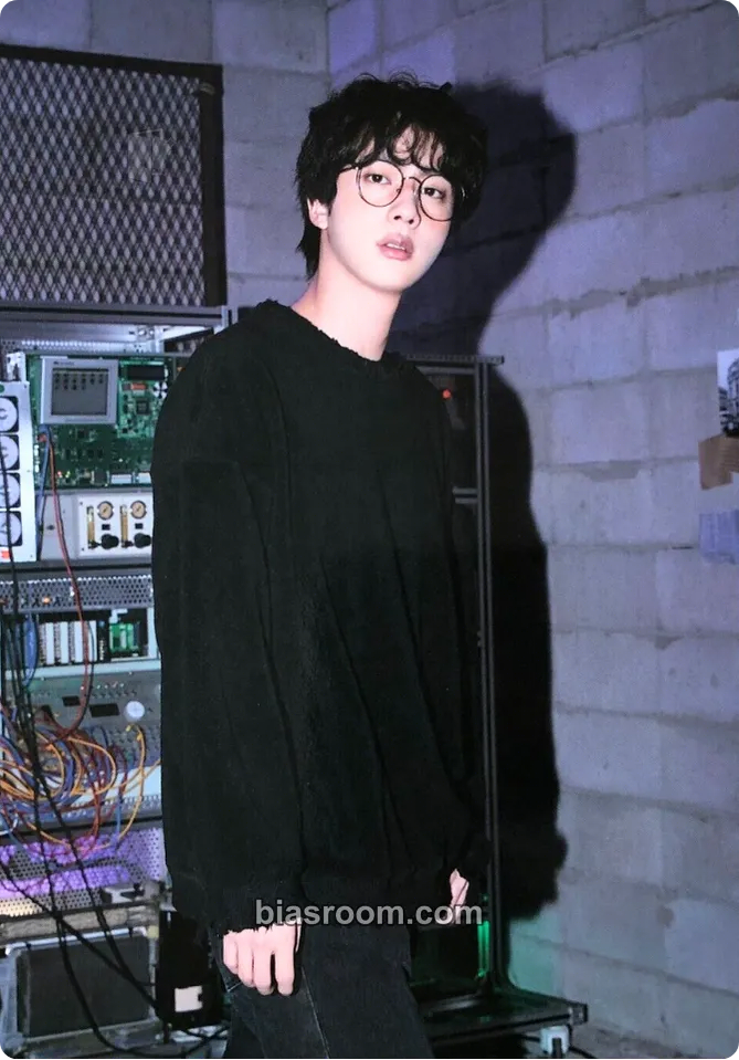 Jin 2022 Season's Greetings Photocard - BTS - BTS K-pop photocard