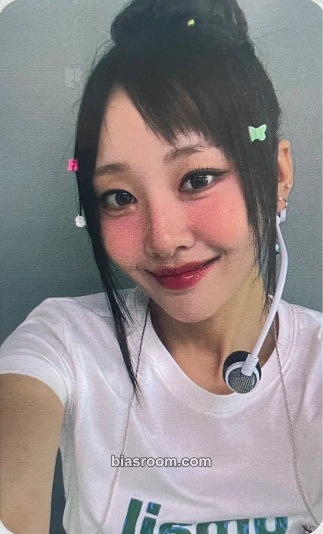 Yves  - Yves - LOOP Album JJMUZE online fansign