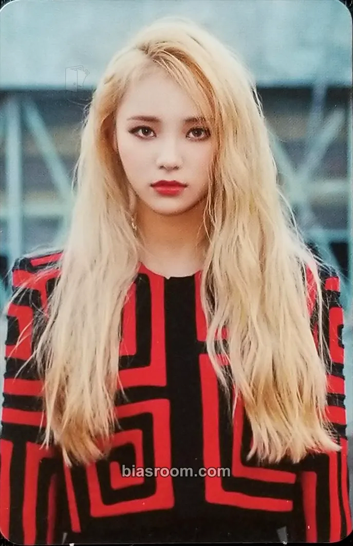 JinSoul Max & Match Photocard - LOONA - LOONA K-pop photocard
