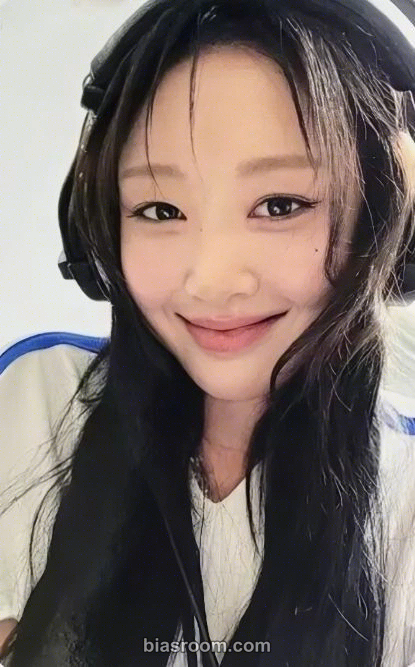 Yves I Did Photocard - Yves - Yves K-pop photocard