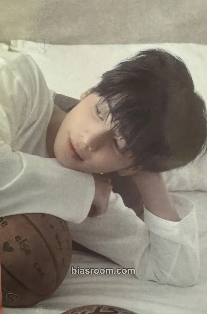 Taehyun The Star Chapter: Sanctuary Photocard - TOMORROW X TOGETHER - TOMORROW X TOGETHER K-pop photocard