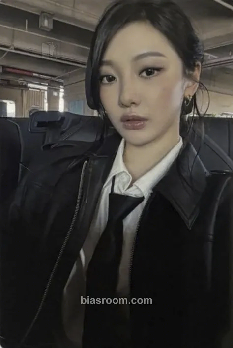 Ningning Rich Man Photocard - aespa - aespa K-pop photocard