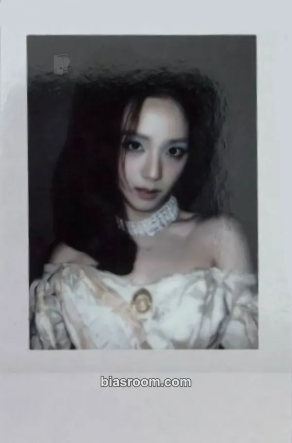 Jisoo AMORTAGE (Jisoo solo) Photocard - BLACKPINK - BLACKPINK K-pop photocard