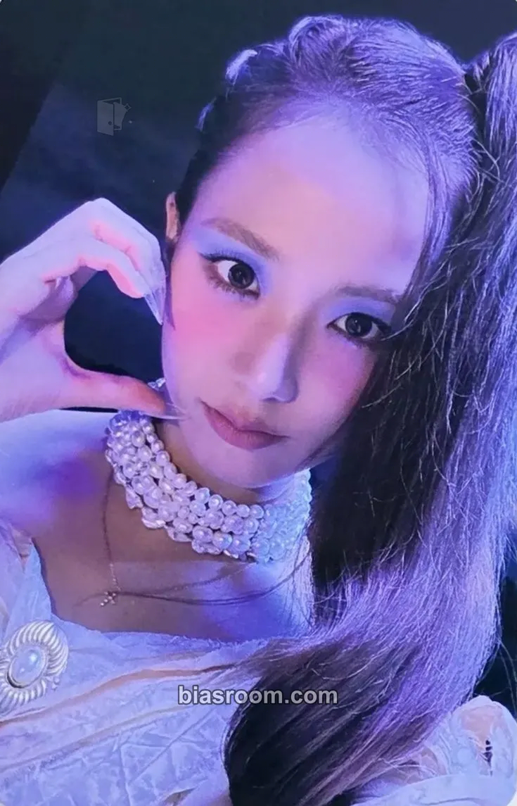Jisoo AMORTAGE (Jisoo solo) Photocard - BLACKPINK - BLACKPINK K-pop photocard