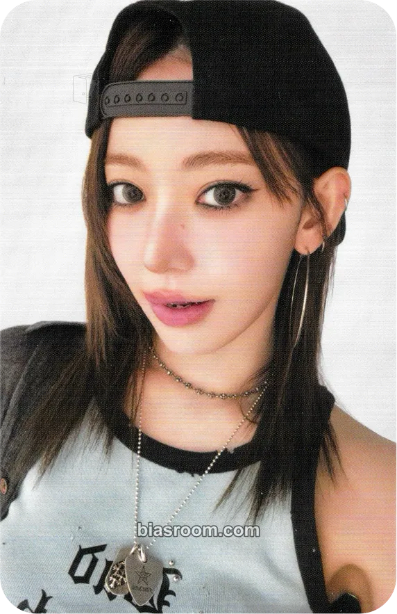 Sakura SPAGHETTI Photocard - LE SSERAFIM - LE SSERAFIM K-pop photocard
