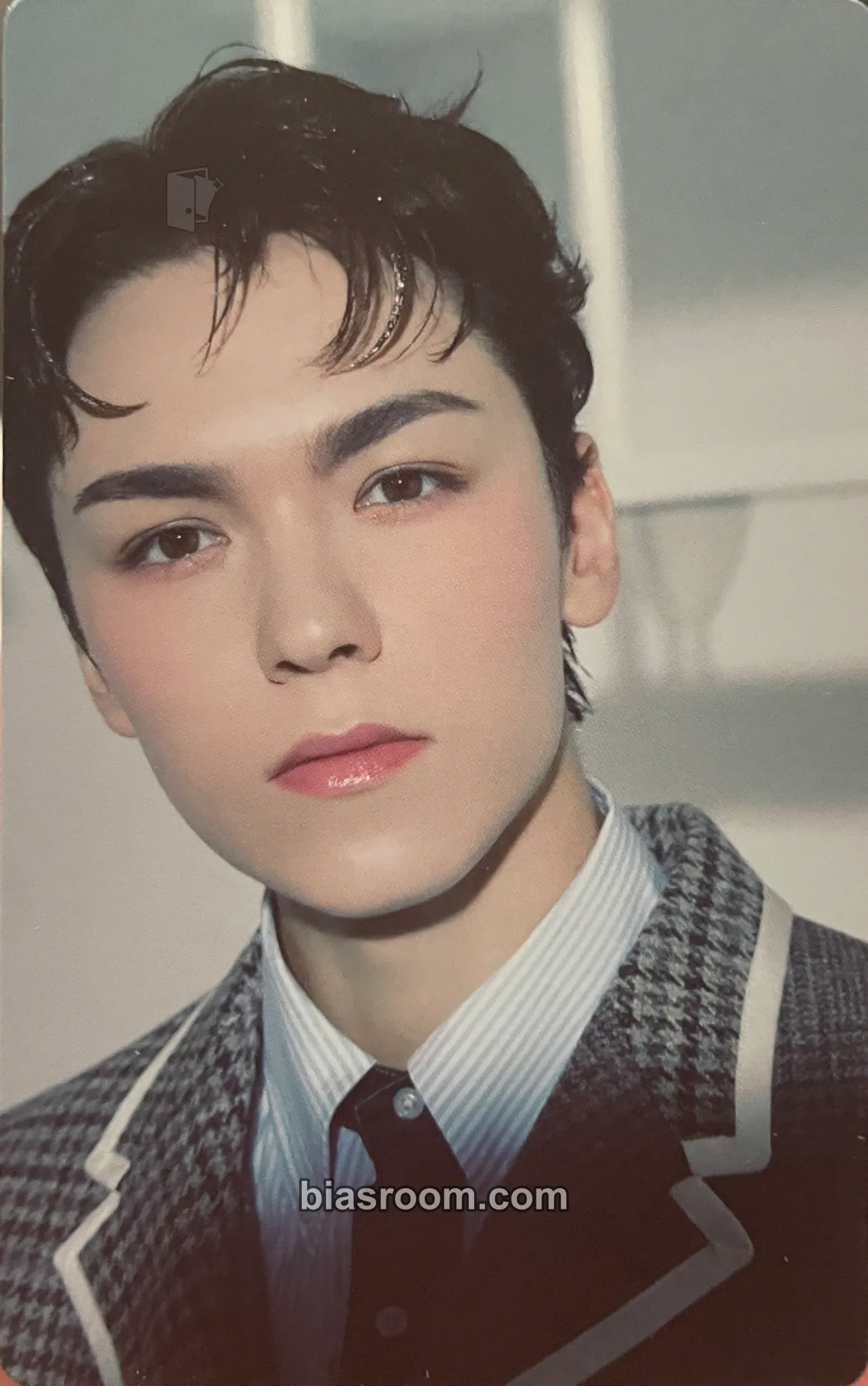 Vernon 17 IS RIGHT HERE Photocard - SEVENTEEN - SEVENTEEN K-pop photocard