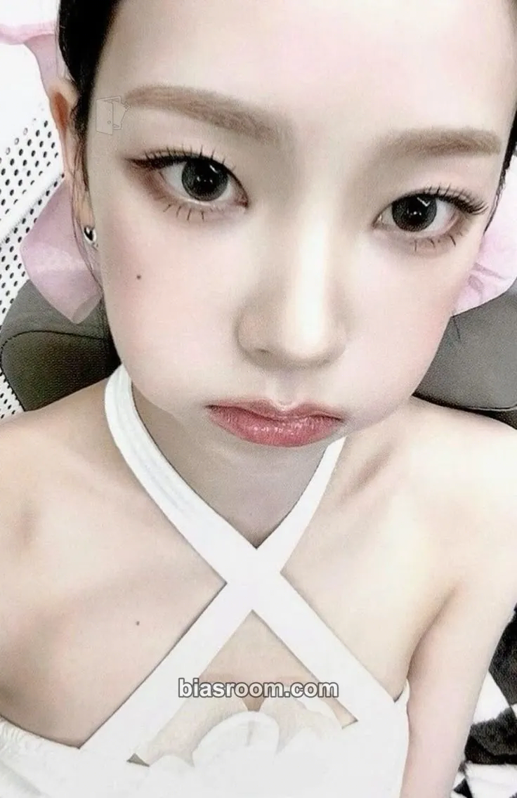 Karina Season's Greetings (2024) Photocard - aespa - aespa K-pop photocard