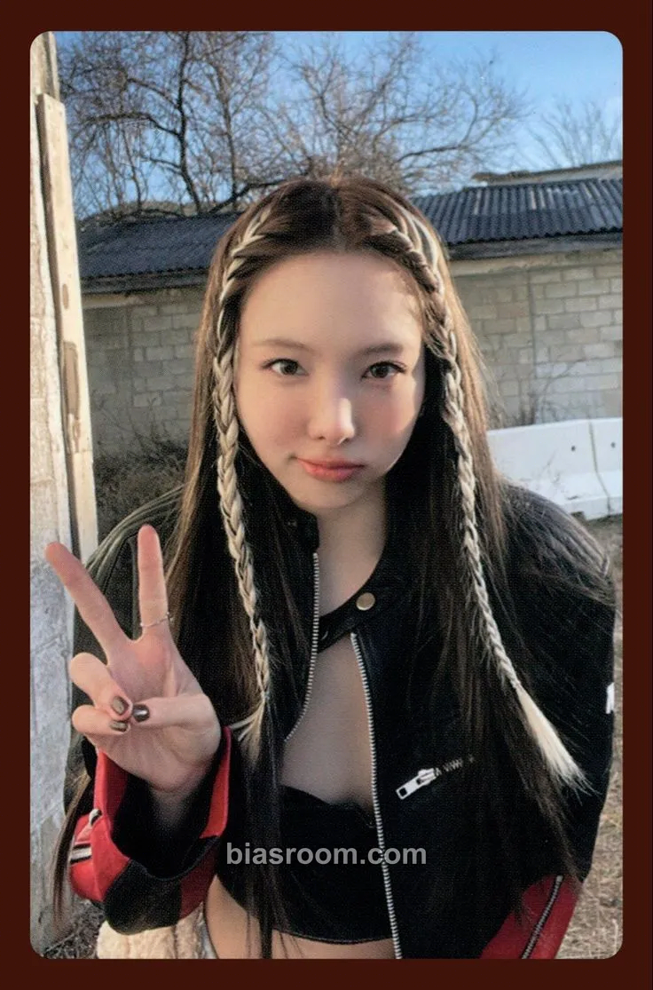 Nayeon Ready To Be Photocard - TWICE - TWICE K-pop photocard