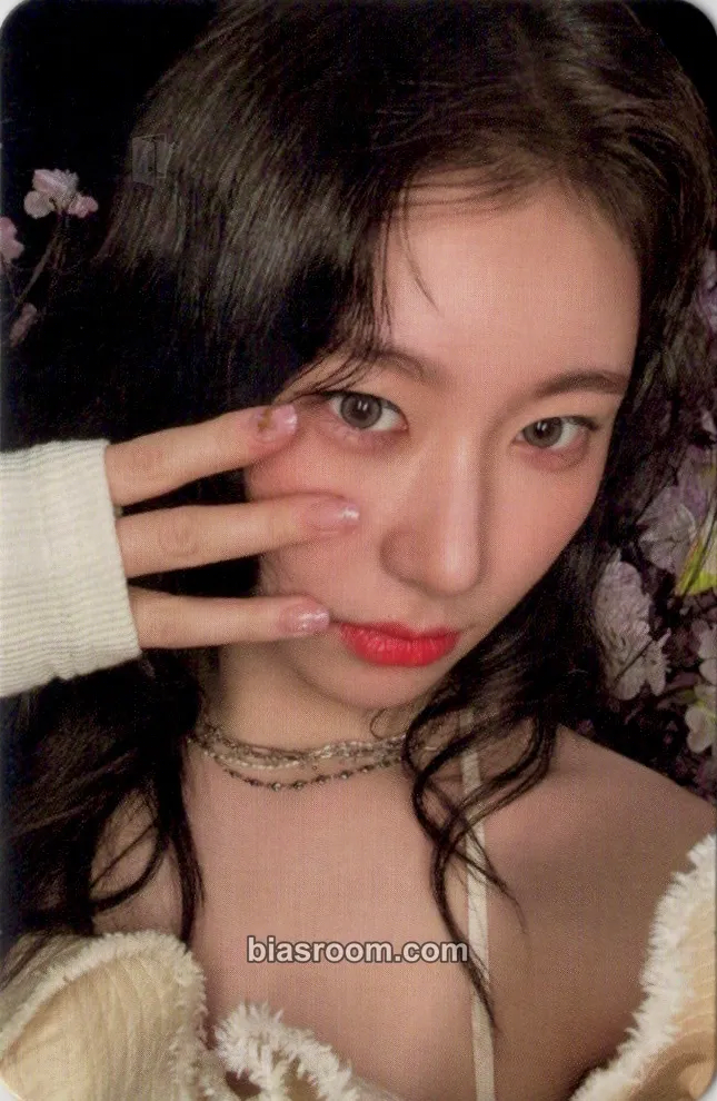 Chaeryeong GOLD Photocard - ITZY - ITZY K-pop photocard