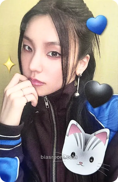 Yeji GOLD Photocard - ITZY - ITZY K-pop photocard
