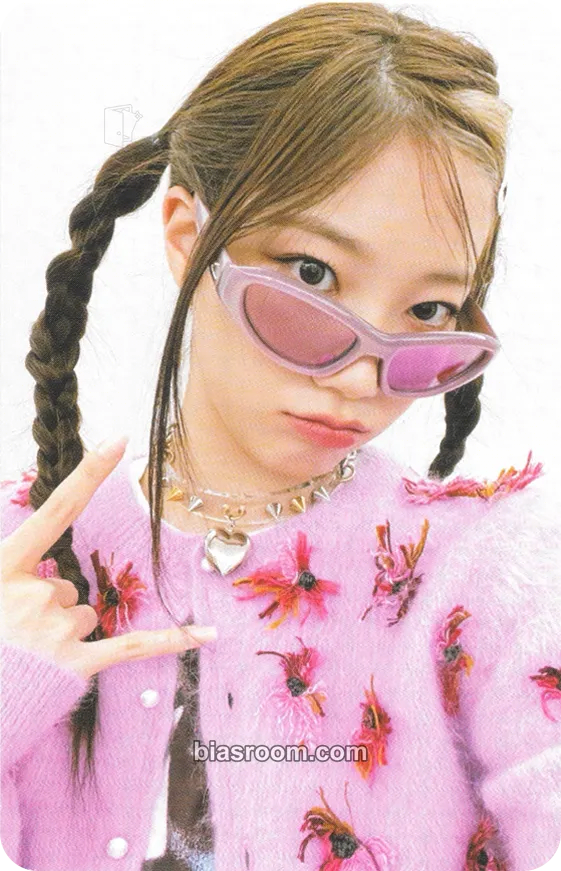 Kazuha EASY Photocard - LE SSERAFIM - LE SSERAFIM K-pop photocard
