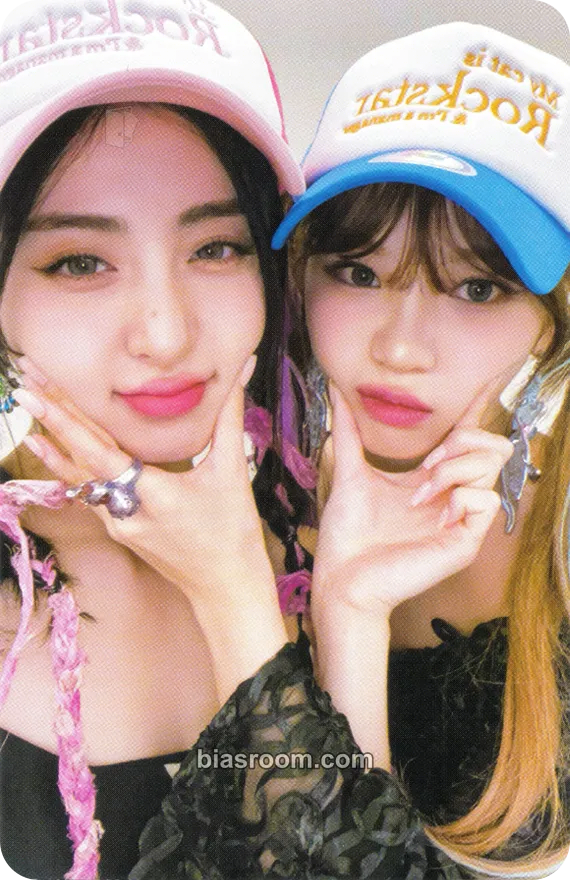 EASY Photocard - LE SSERAFIM - LE SSERAFIM K-pop photocard