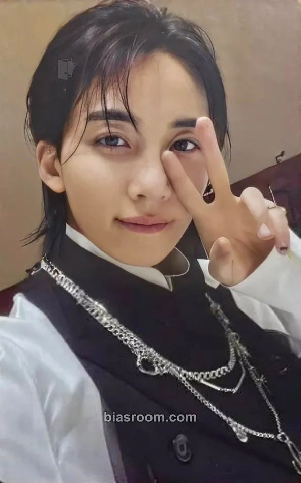 Jeonghan 17 IS RIGHT HERE Photocard - SEVENTEEN - SEVENTEEN K-pop photocard