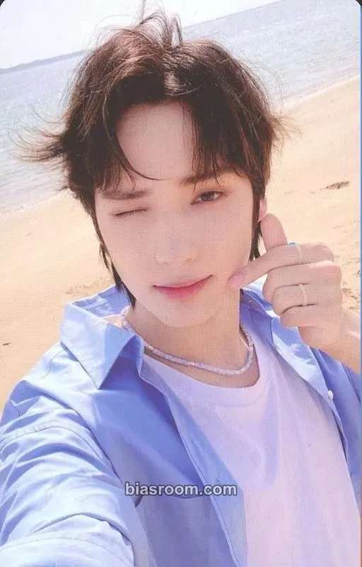 Huening Kai Midsummer Photocard - TOMORROW X TOGETHER - TOMORROW X TOGETHER K-pop photocard