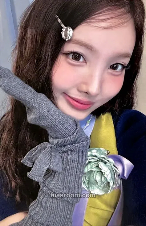 Nayeon TEN: The Story Goes On Photocard - TWICE - TWICE K-pop photocard