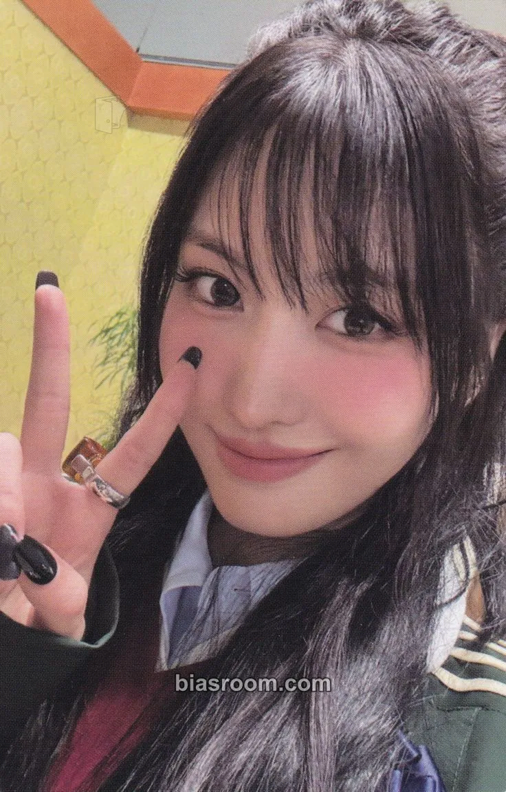 Momo TEN: The Story Goes On Photocard - TWICE - TWICE K-pop photocard