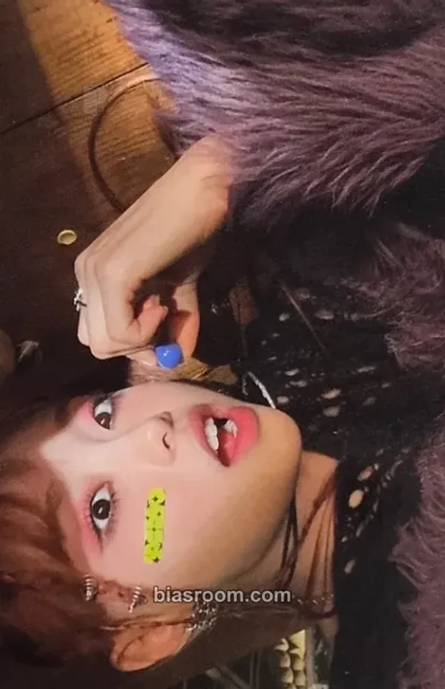 Chuu - Chuu - Howl Album wave ver. album photocard