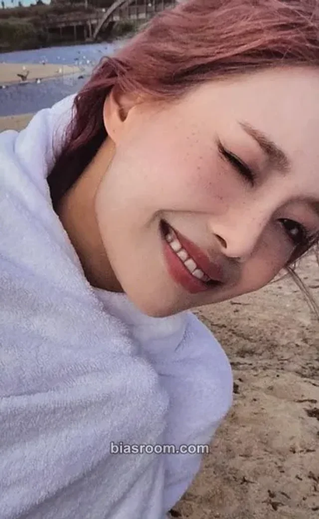 Chuu - Chuu - Howl Album wind ver. album photocard