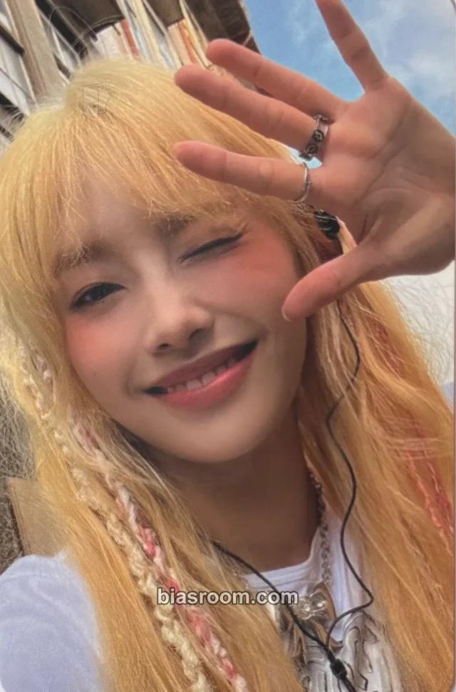 Chuu - Chuu - Howl Album Ever Music Album album photocard