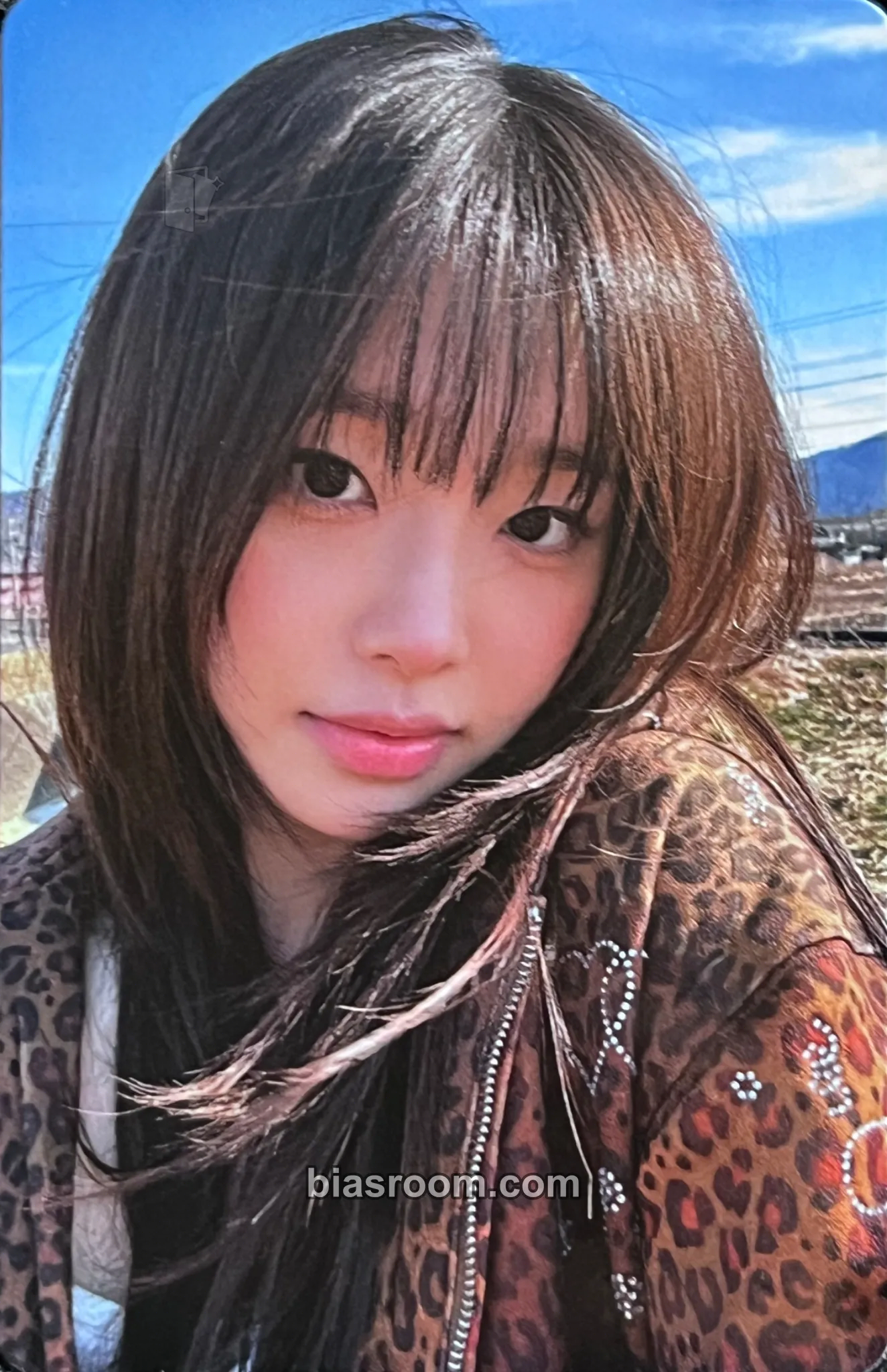 Chuu Only cry in the rain Photocard - Chuu K-pop photocard