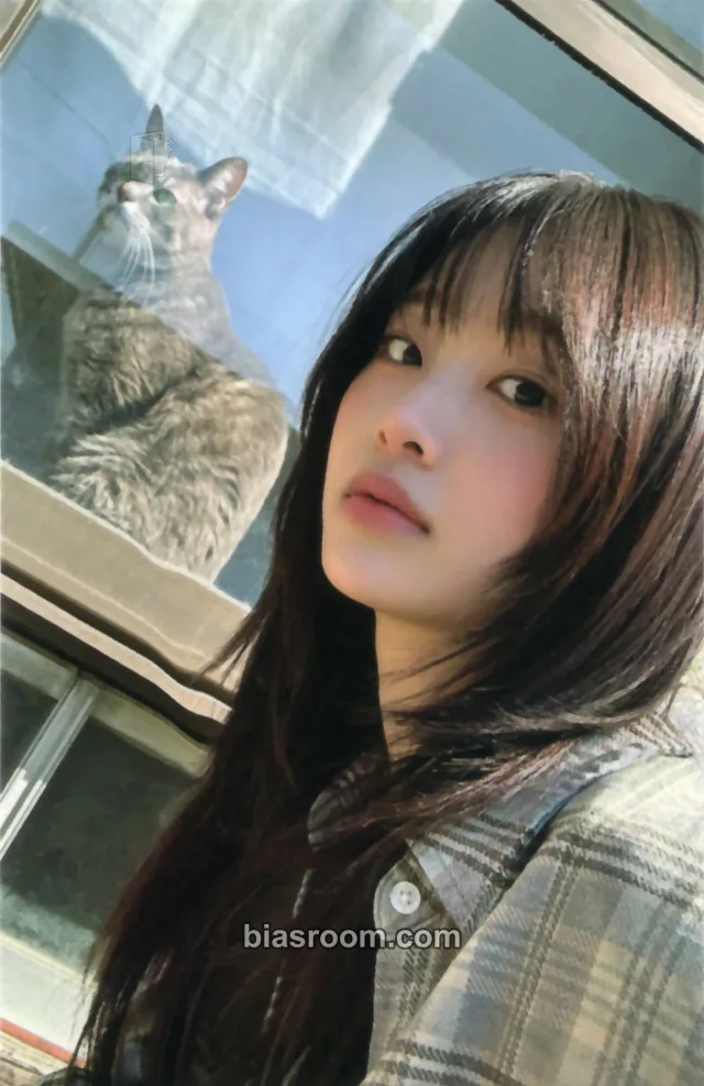 Chuu - Chuu - Only cry in the rain Album gray version album photocard