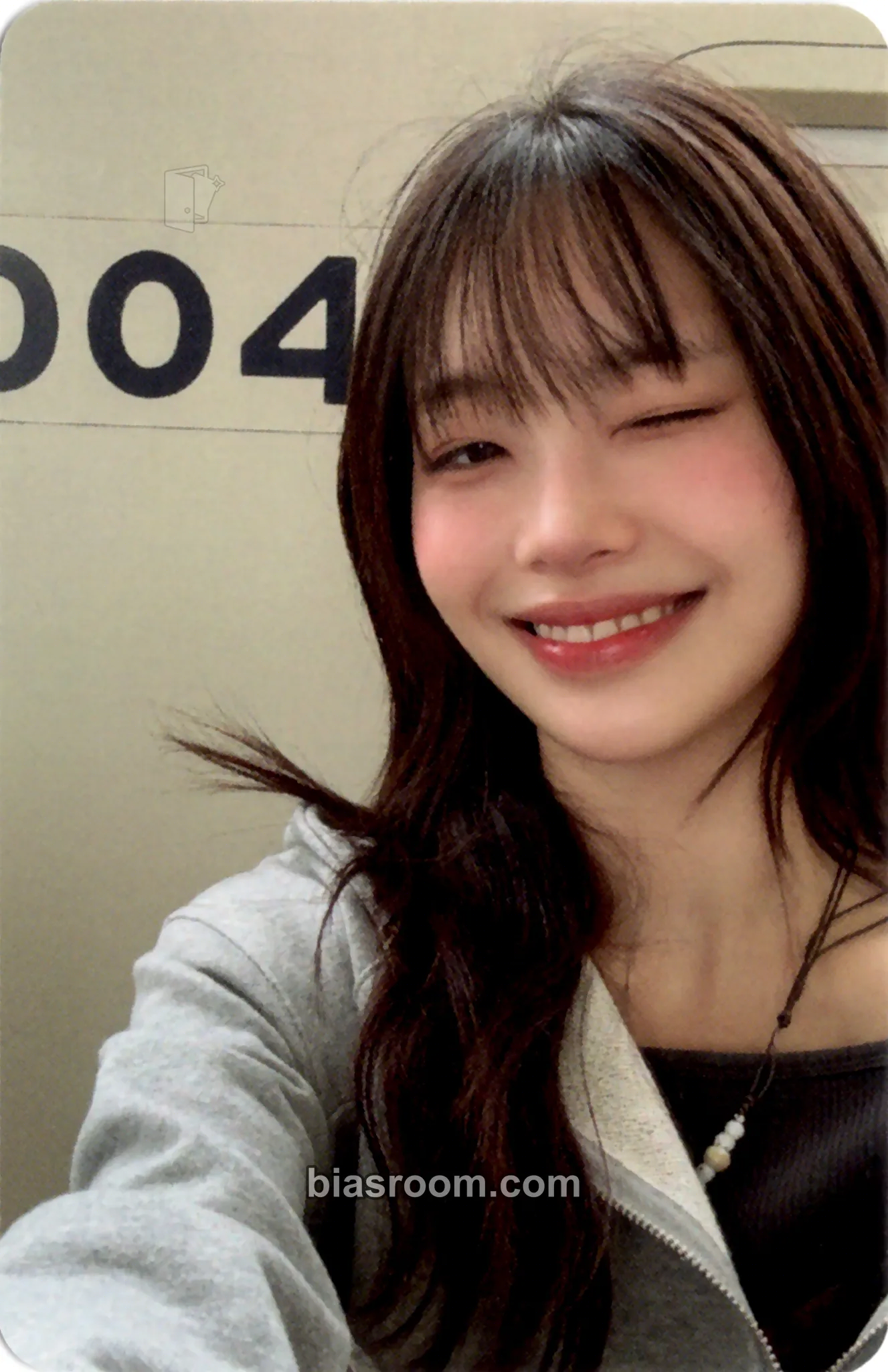 Chuu Only cry in the rain Photocard - Chuu K-pop photocard