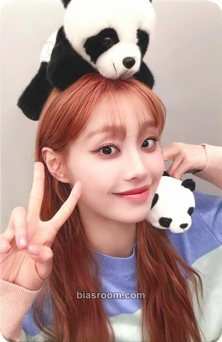 Chuu Howl Photocard - Chuu K-pop photocard