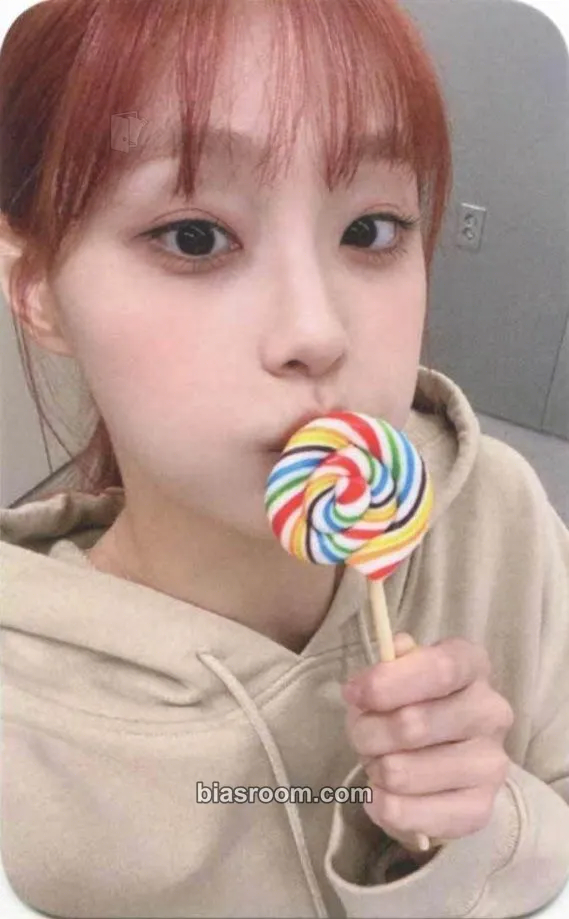 Chuu Howl Photocard - Chuu K-pop photocard