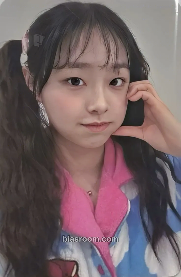 Chuu Howl Photocard - Chuu K-pop photocard