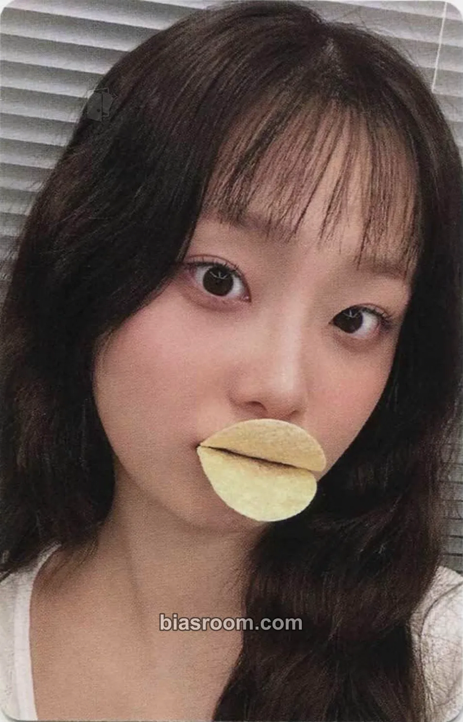 Chuu Strawberry Rush Photocard - Chuu K-pop photocard
