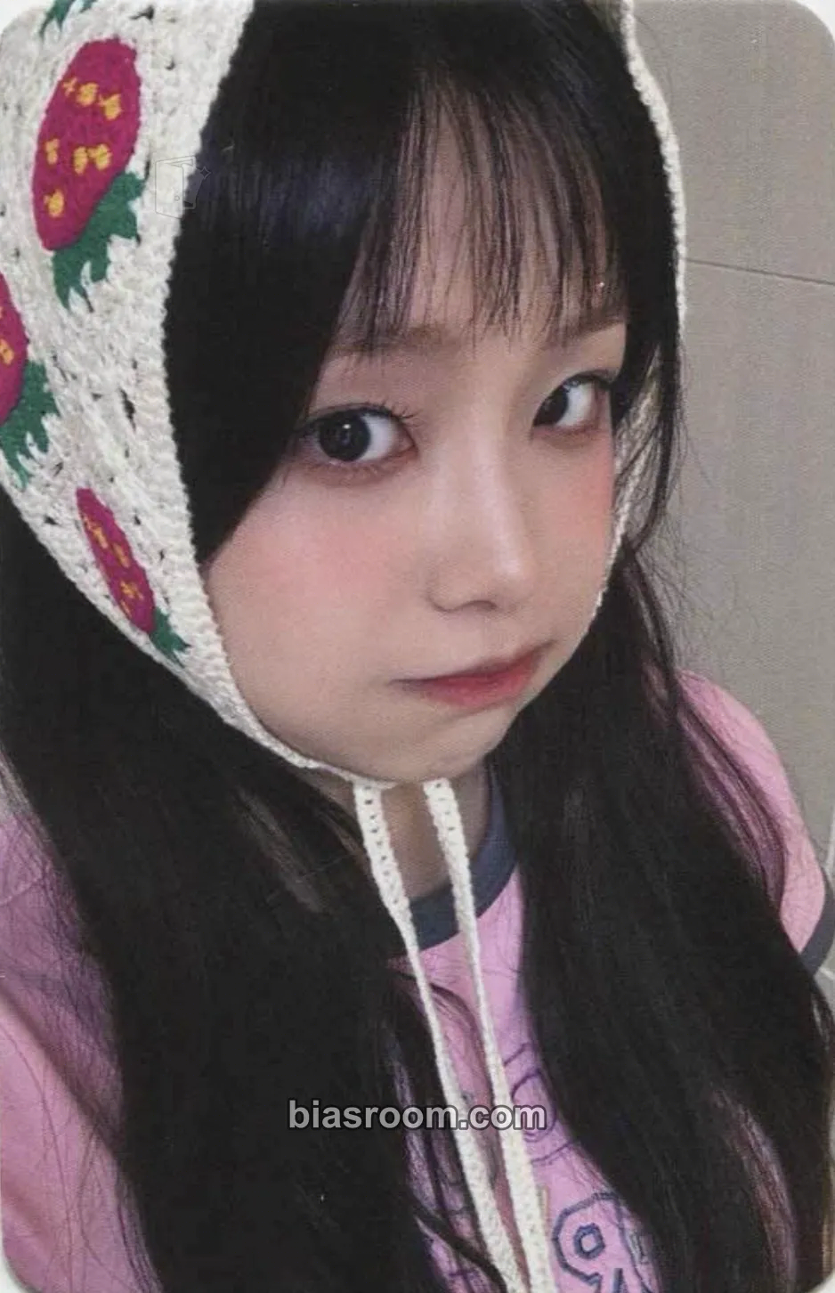 Chuu Strawberry Rush Photocard - Chuu K-pop photocard