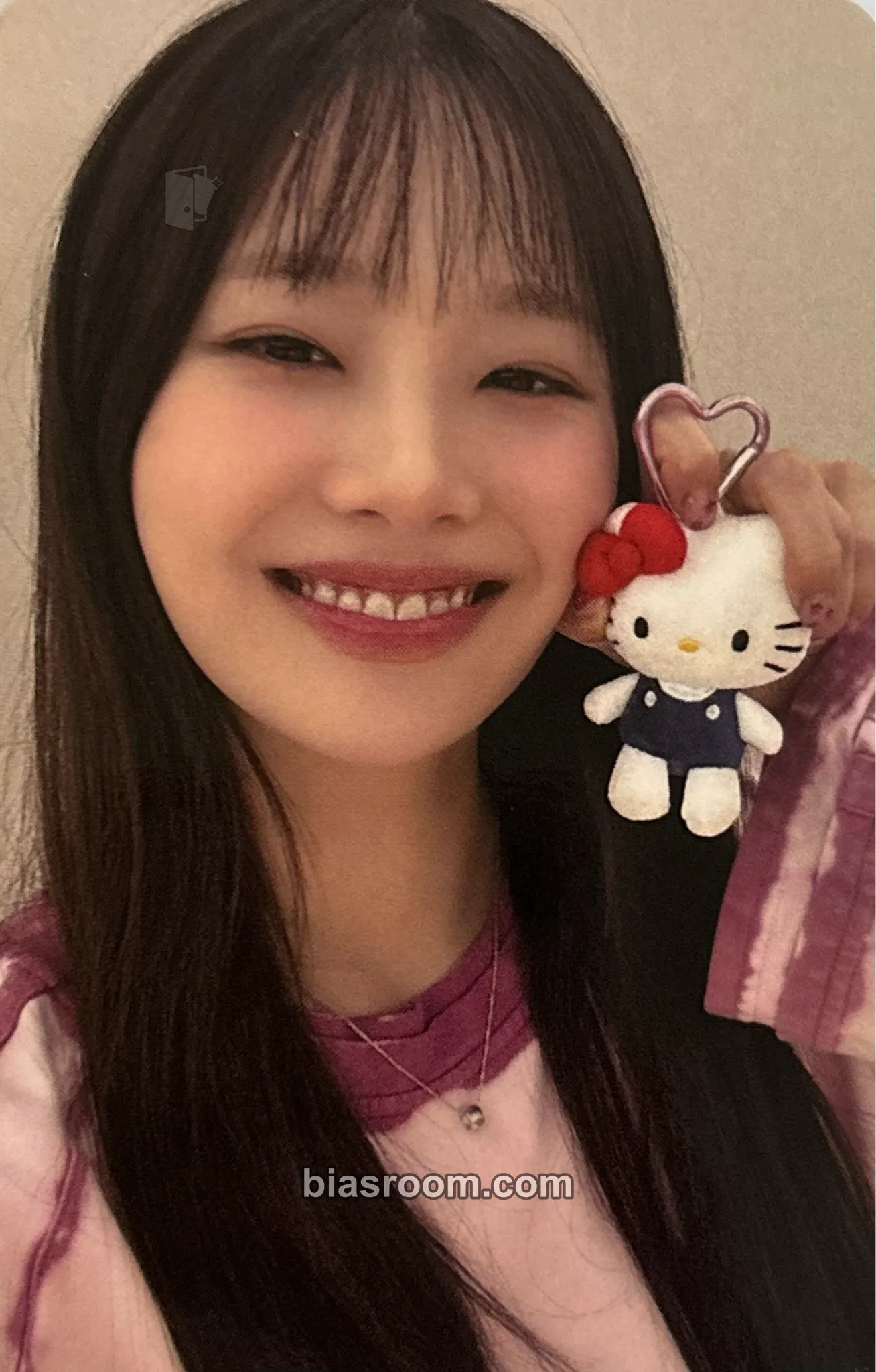 Chuu Strawberry Rush Photocard - Chuu K-pop photocard
