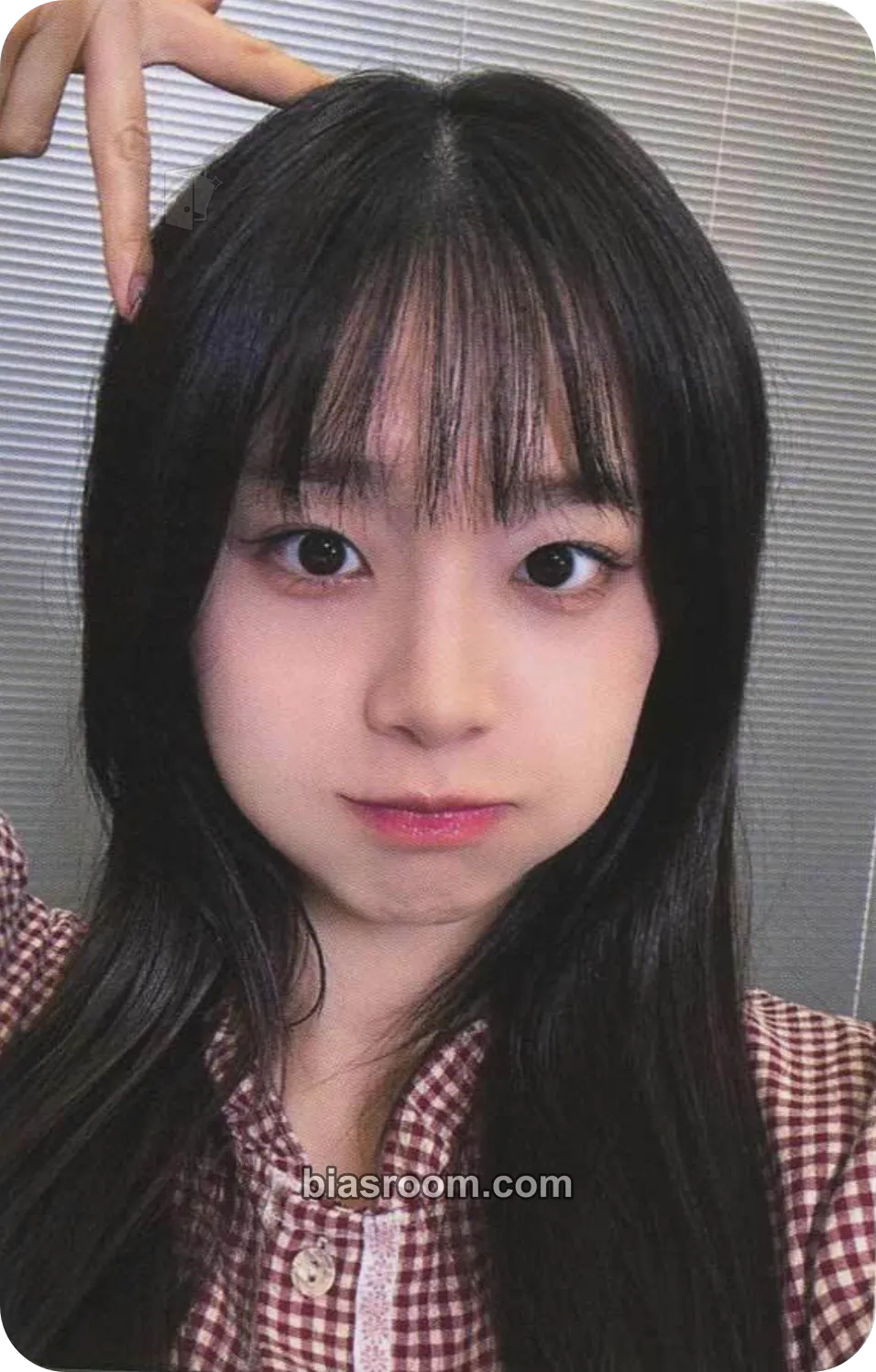 Chuu Strawberry Rush Photocard - Chuu K-pop photocard