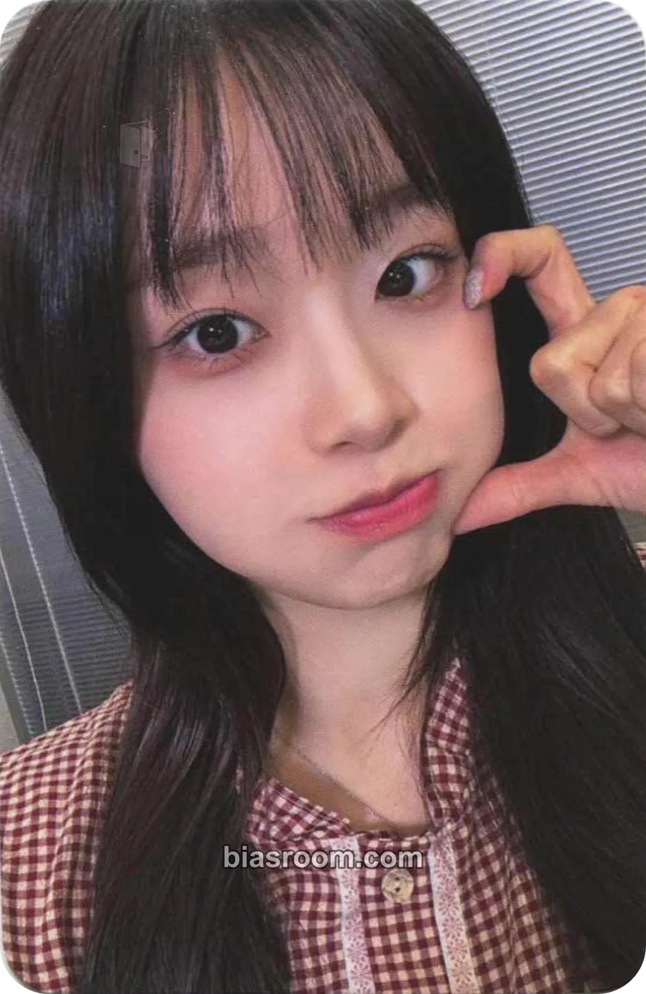Chuu Strawberry Rush Photocard - Chuu K-pop photocard