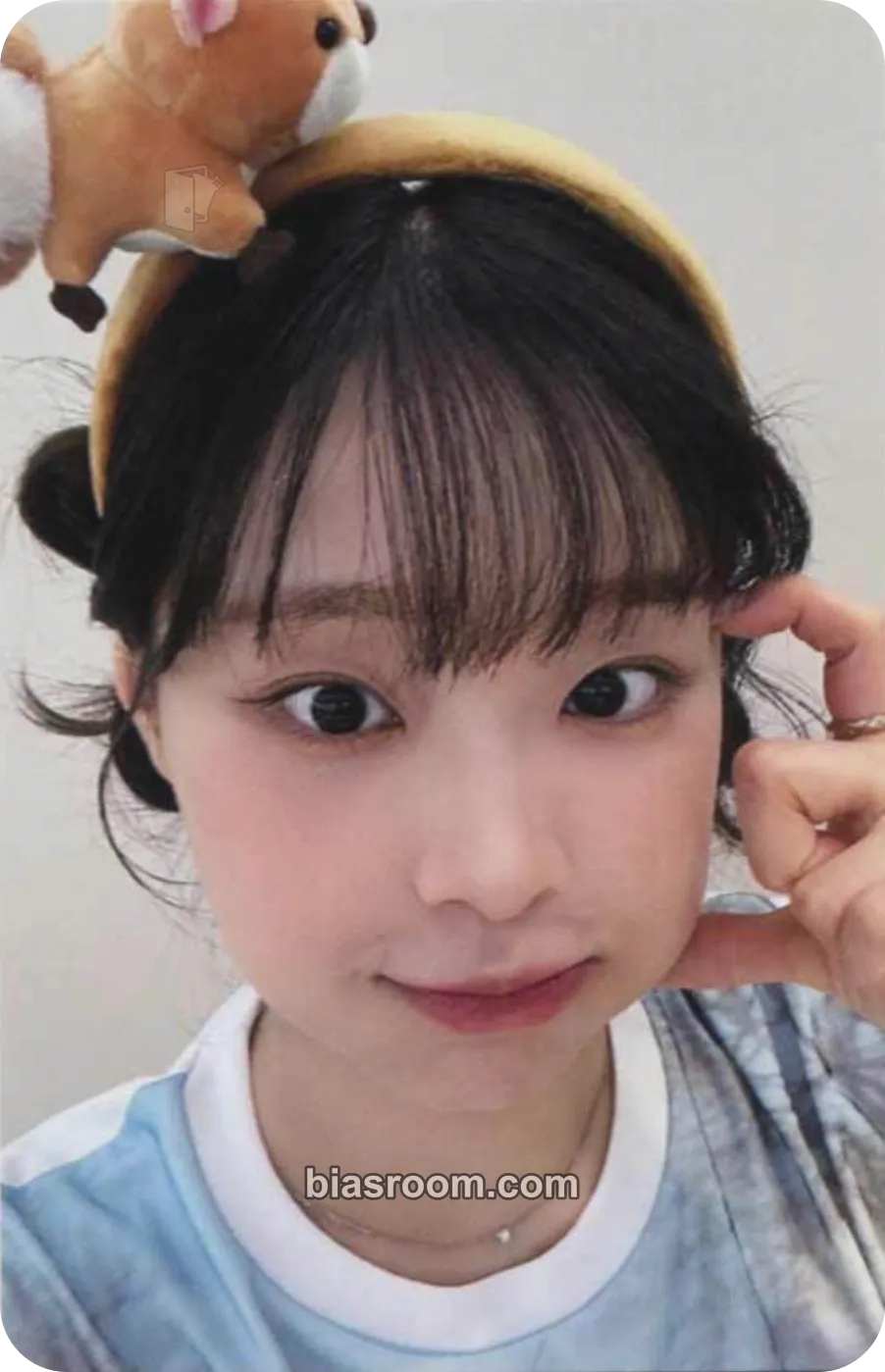 Chuu Strawberry Rush Photocard - Chuu K-pop photocard