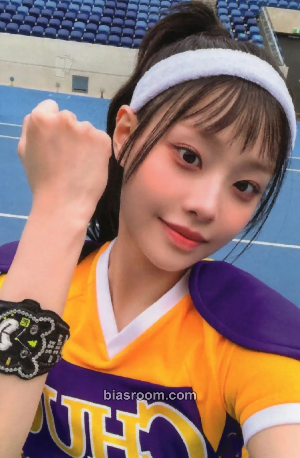 Chuu Strawberry Rush Photocard - Chuu K-pop photocard