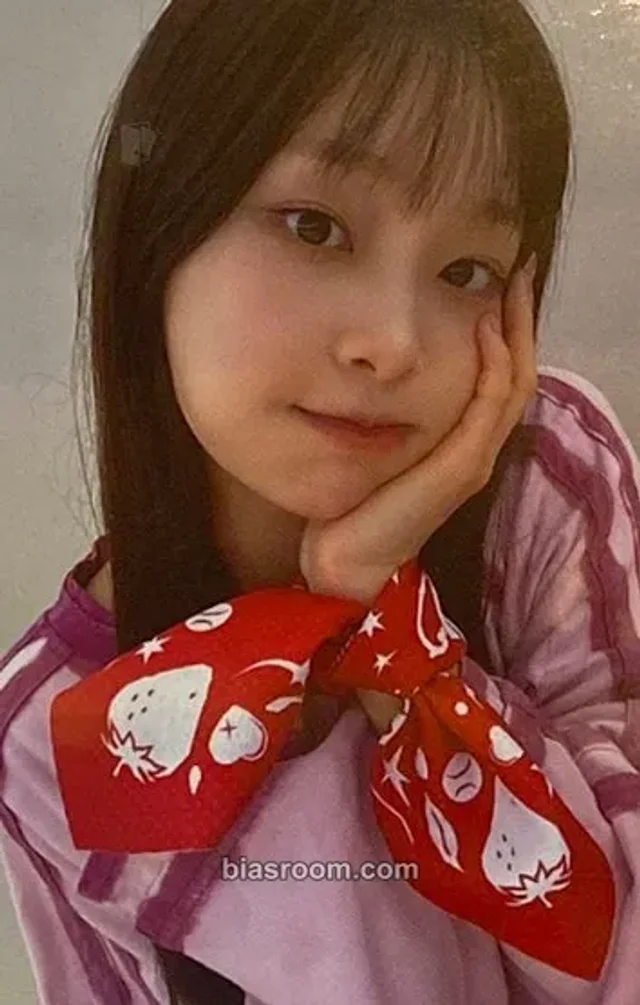 Chuu - Chuu - Strawberry Rush Album merch photocard
