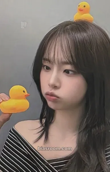 Chuu Only cry in the rain Photocard - Chuu K-pop photocard
