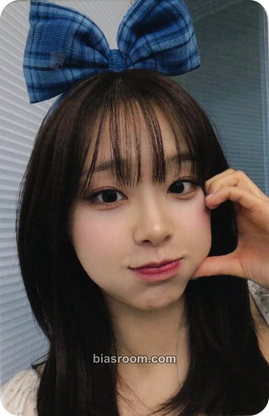 Chuu Only cry in the rain Photocard - Chuu K-pop photocard