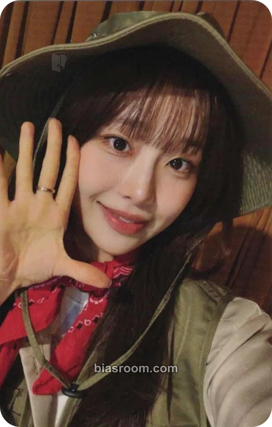 Chuu Only cry in the rain Photocard - Chuu K-pop photocard
