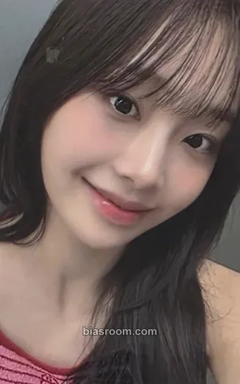 Chuu Only cry in the rain Photocard - Chuu K-pop photocard