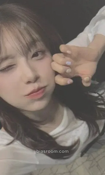 Chuu Only cry in the rain Photocard - Chuu K-pop photocard