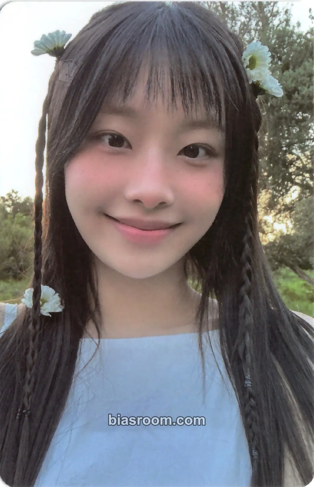 Chuu Chuu 1st Americas Tour: Strawberry Rush Photocard - Chuu K-pop photocard