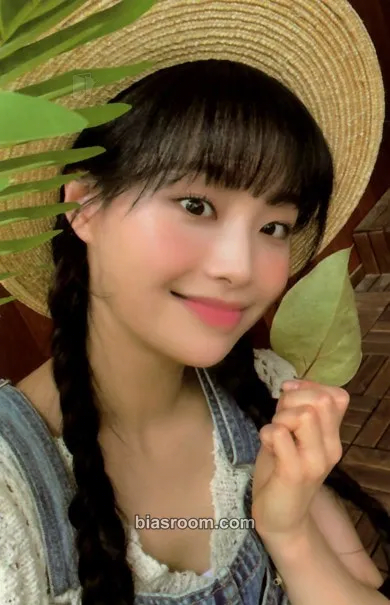 Chuu KKOTI 1st Membership Photocard - Chuu K-pop photocard