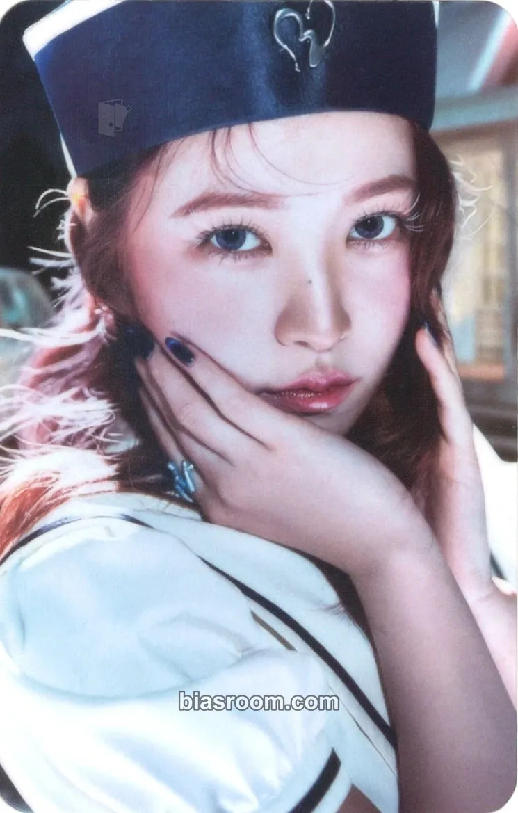 Yeri Cosmic Photocard - Red Velvet - Red Velvet K-pop photocard