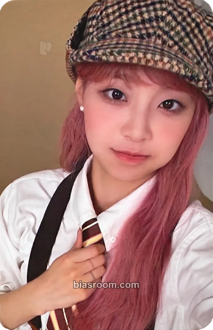 Chuu Chuu 2024 Season's Greetings Photocard - Chuu K-pop photocard